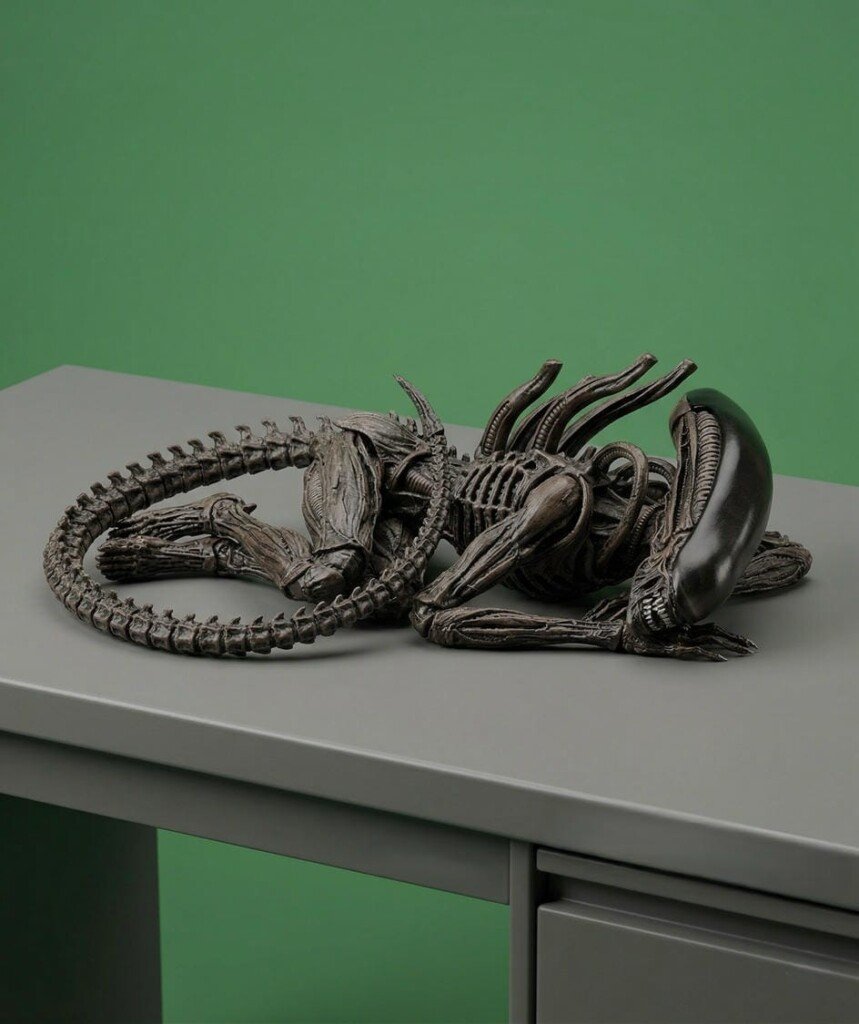 The Xenomorph Sleeping Desk Series: #1 4 colored1